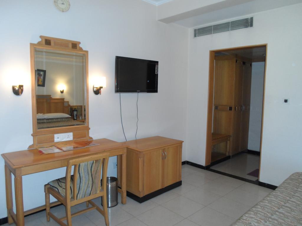 Hotel Kalyan Residency Tirupati Buitenkant foto