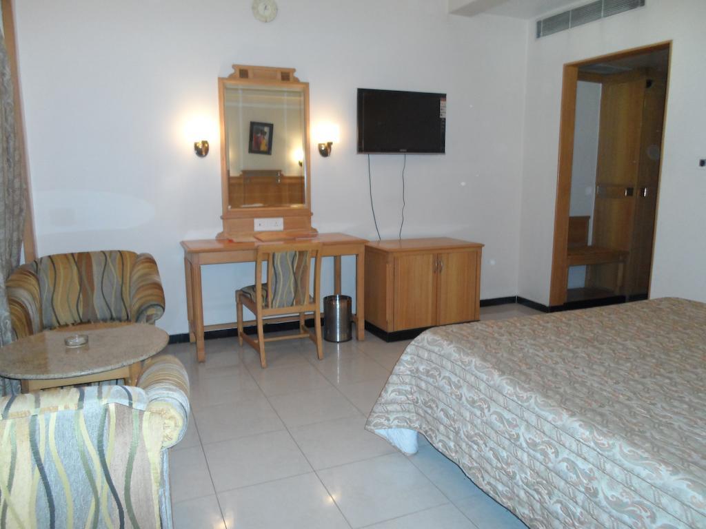 Hotel Kalyan Residency Tirupati Buitenkant foto